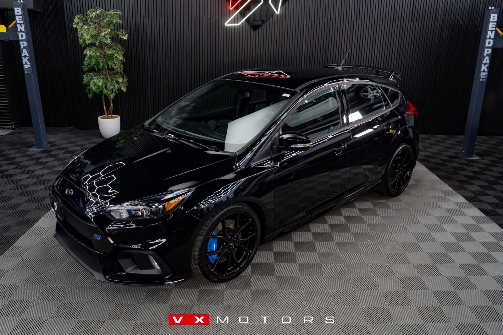 Used 2017 Ford Focus RS AWD/4WD image 7