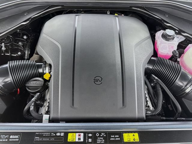 New 2026 Land Rover Range Rover SV AWD/4WD image 32