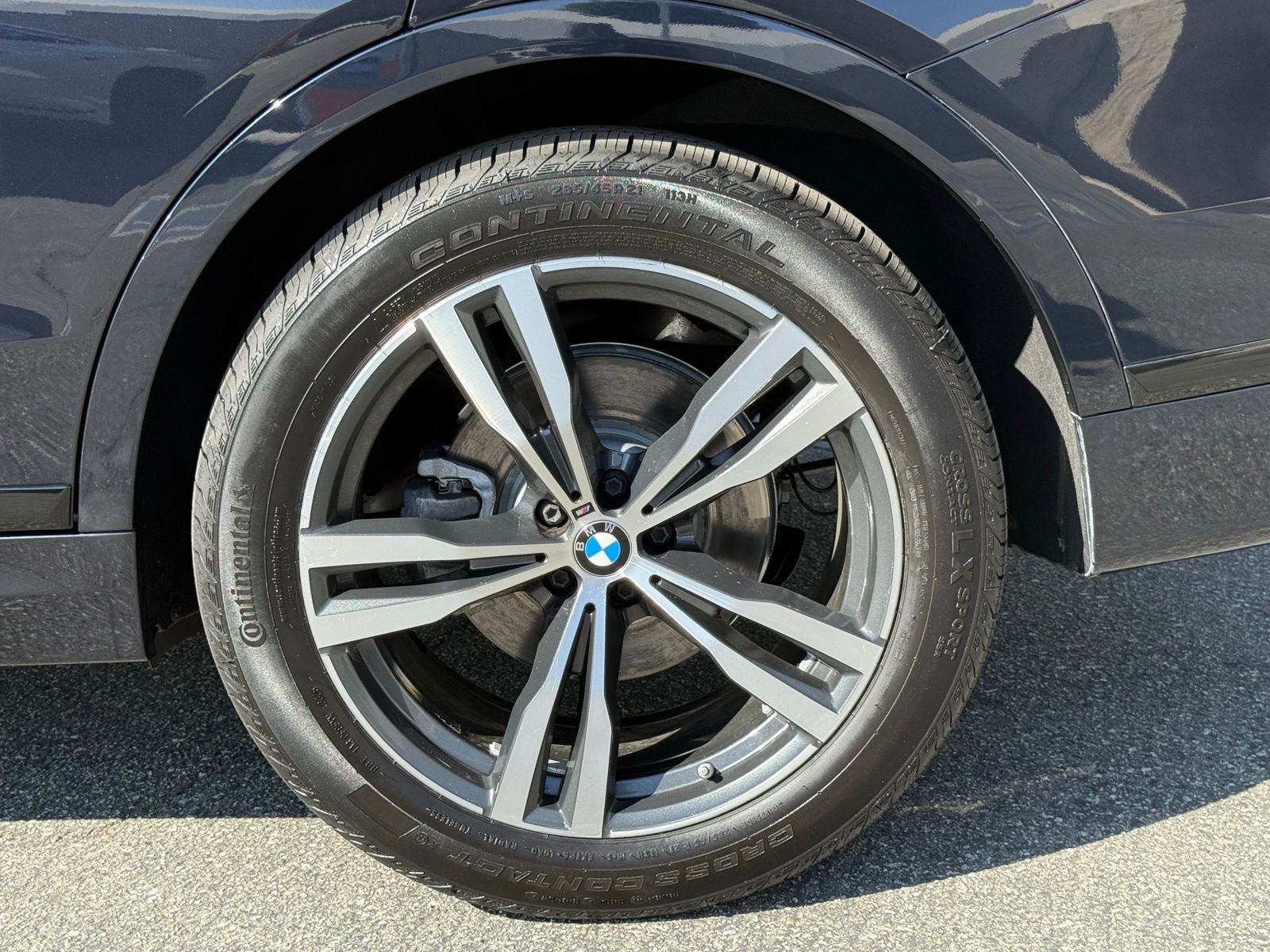 Used 2022 BMW X7 xDrive40i w/ M Sport Package image 19