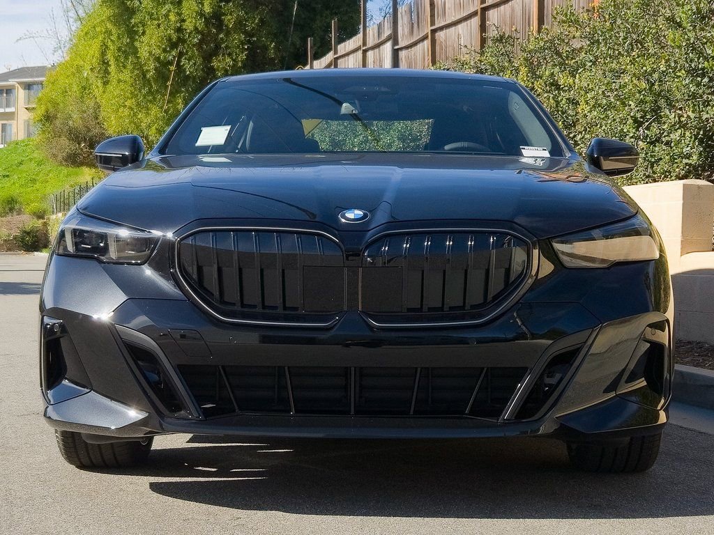 New 2026 BMW 530i xDrive w/ Executive Package image 3