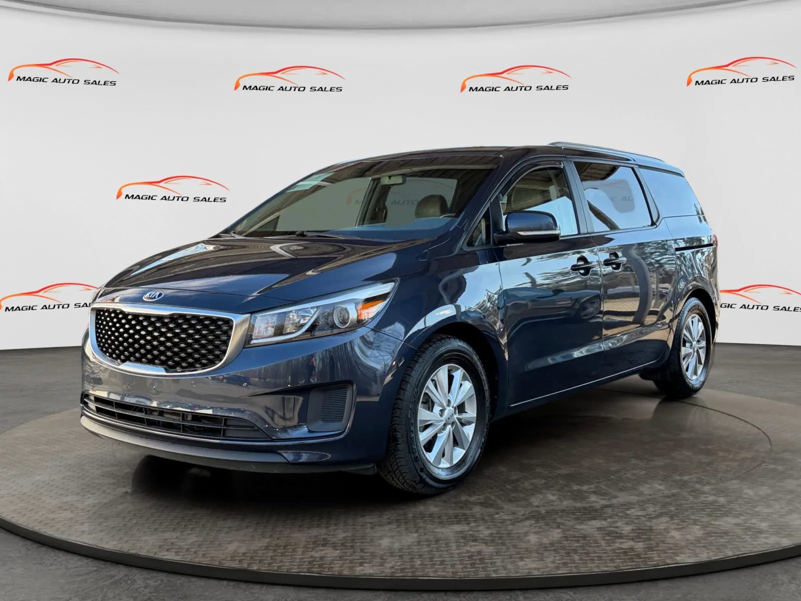 Used 2017 Kia Sedona LX w/ LX Essentials Premium Package