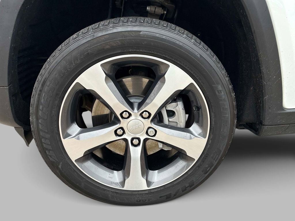 Certified 2023 Jeep Grand Cherokee 4WD 4xe w/ Luxury Tech Group II image 18