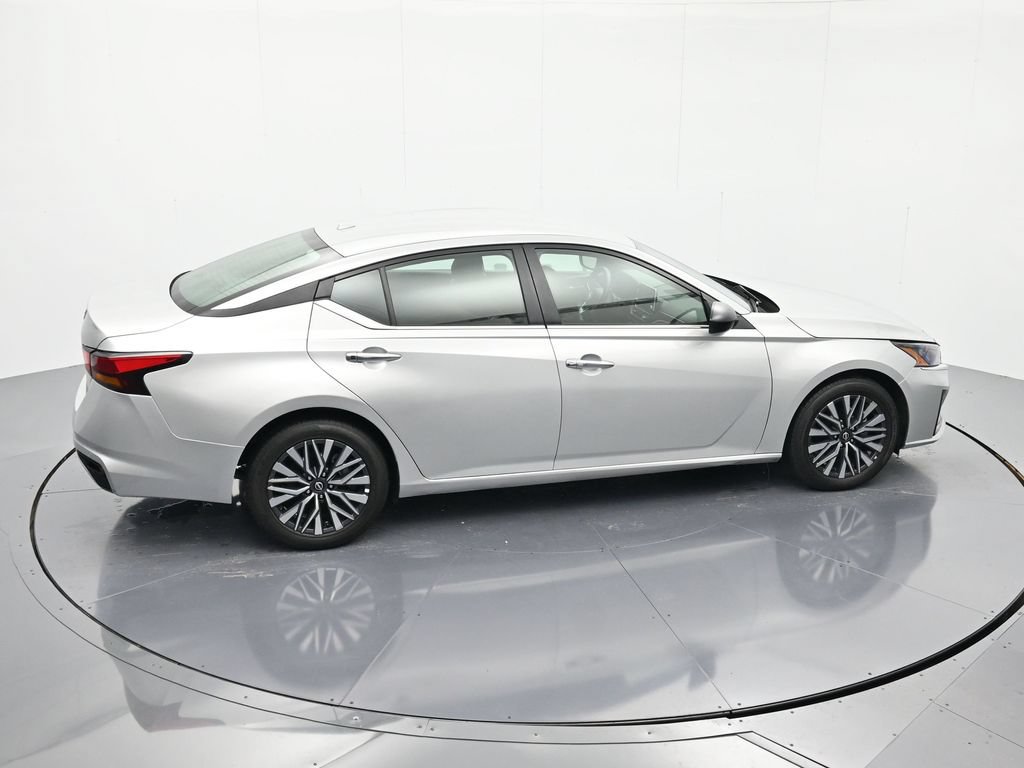 Certified 2025 Nissan Altima 2.5 SV FWD image 31