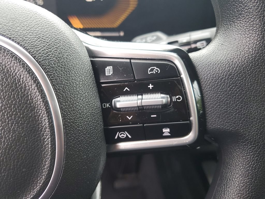 Certified 2025 Kia Sorento LX FWD image 14