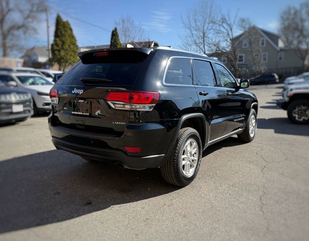 Used 2020 Jeep Grand Cherokee Laredo image 8