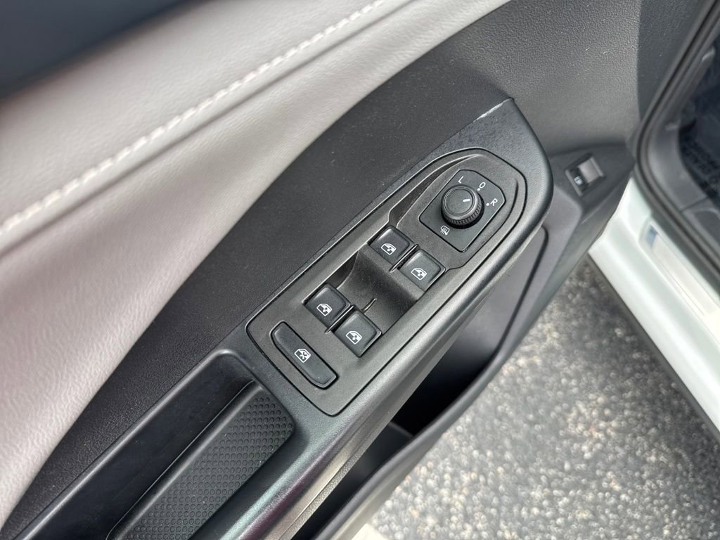 Used 2024 Volkswagen Taos SE image 21
