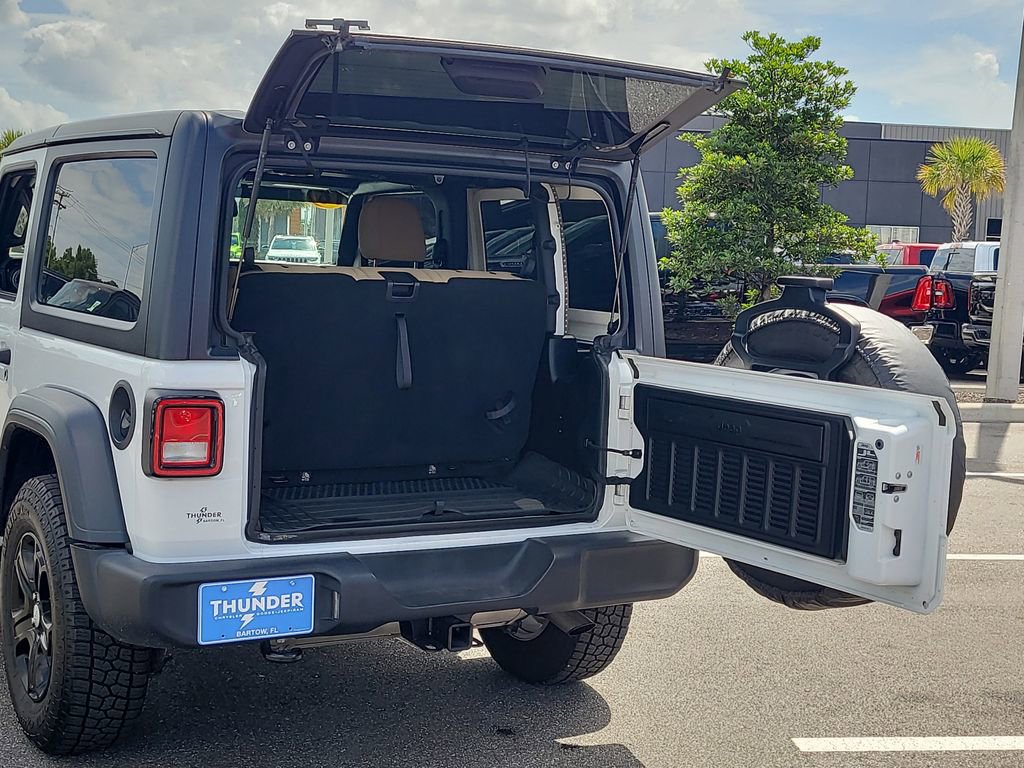 Used 2018 Jeep Wrangler Sport image 7