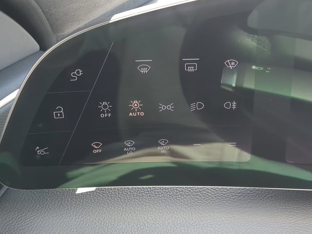 Used 2025 Lucid Air Touring AWD/4WD image 27