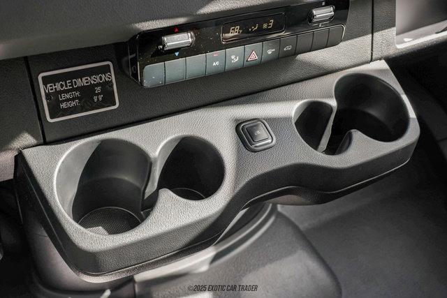 Used 2025 Mercedes-Benz Sprinter 2500 image 47