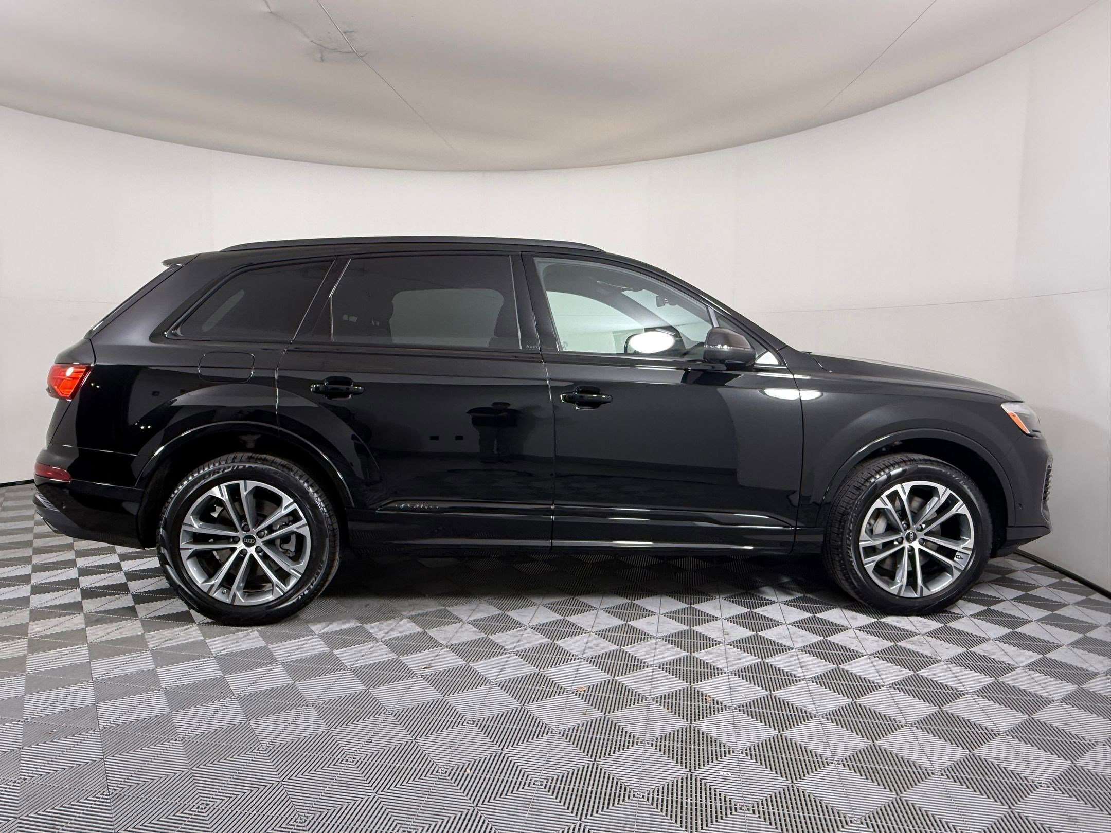 New 2026 Audi Q7 2.0T Premium image 8