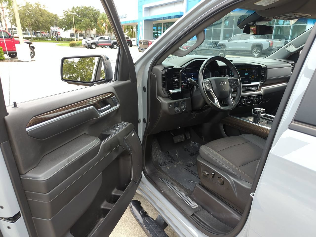 Used 2024 Chevrolet Silverado 1500 RST w/ Convenience Package II RWD image 7