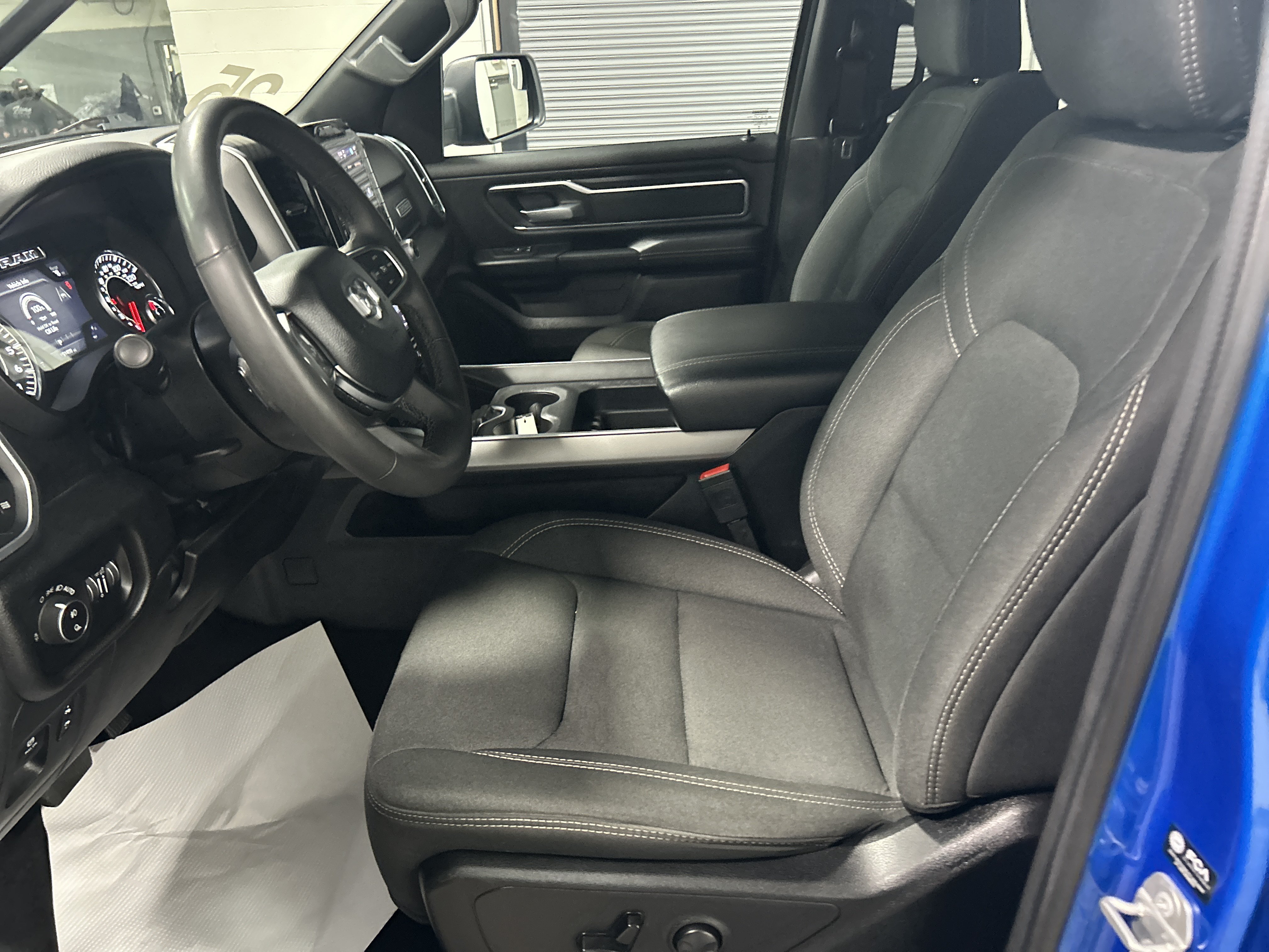 Used 2025 RAM 1500 Big Horn AWD/4WD image 12