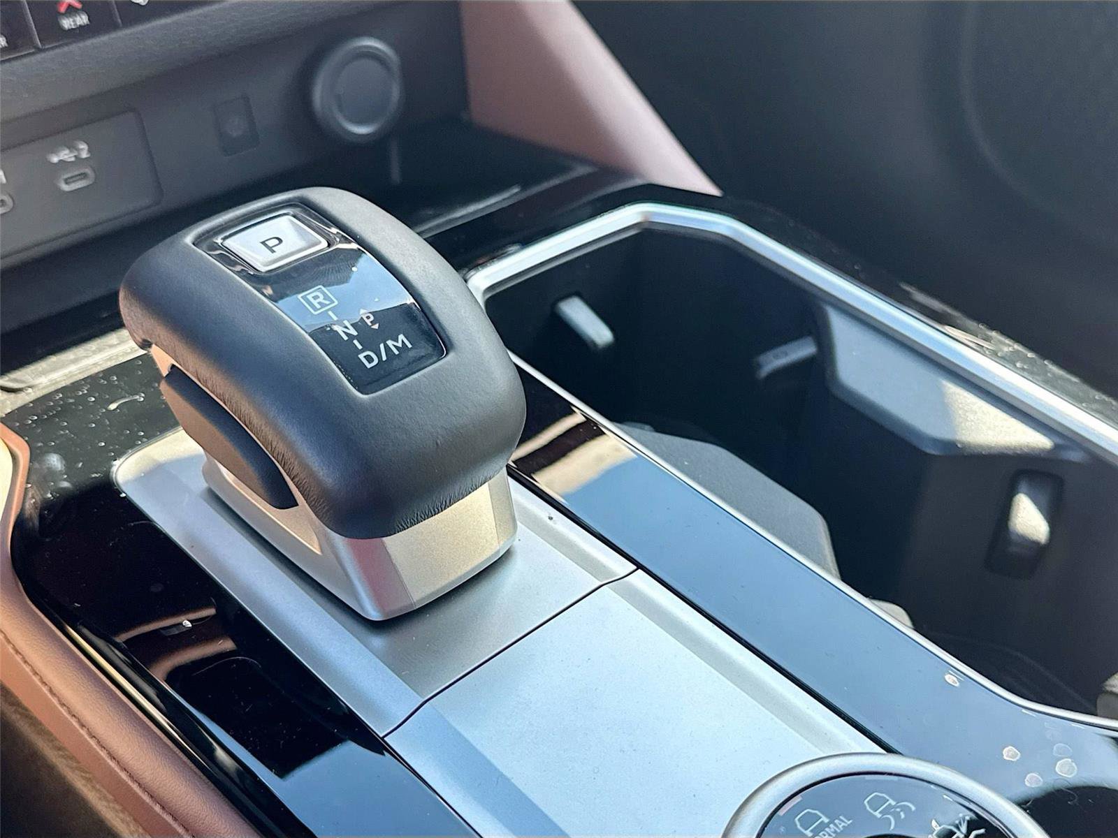 New 2025 Mitsubishi Outlander SEL image 17