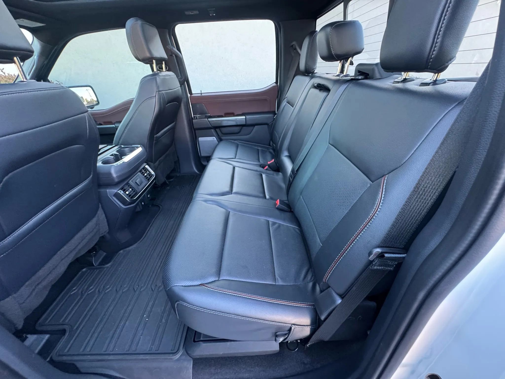 Used 2023 Ford F150 Lariat w/ Max Trailer Tow Package image 18