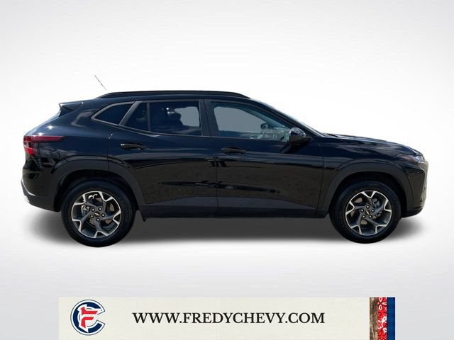 Used 2025 Chevrolet Trax LT FWD image 6