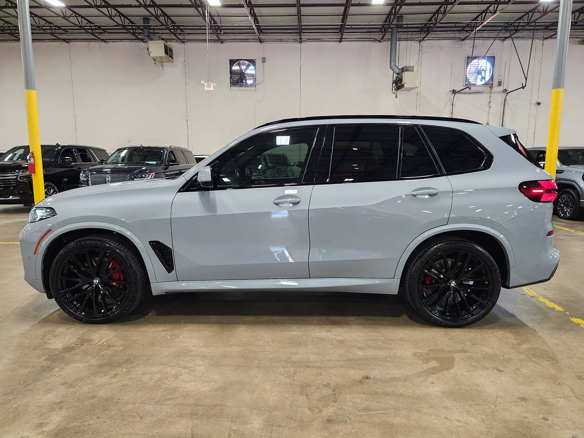 Used 2024 BMW X5 xDrive40i w/ M Sport Package AWD/4WD image 7