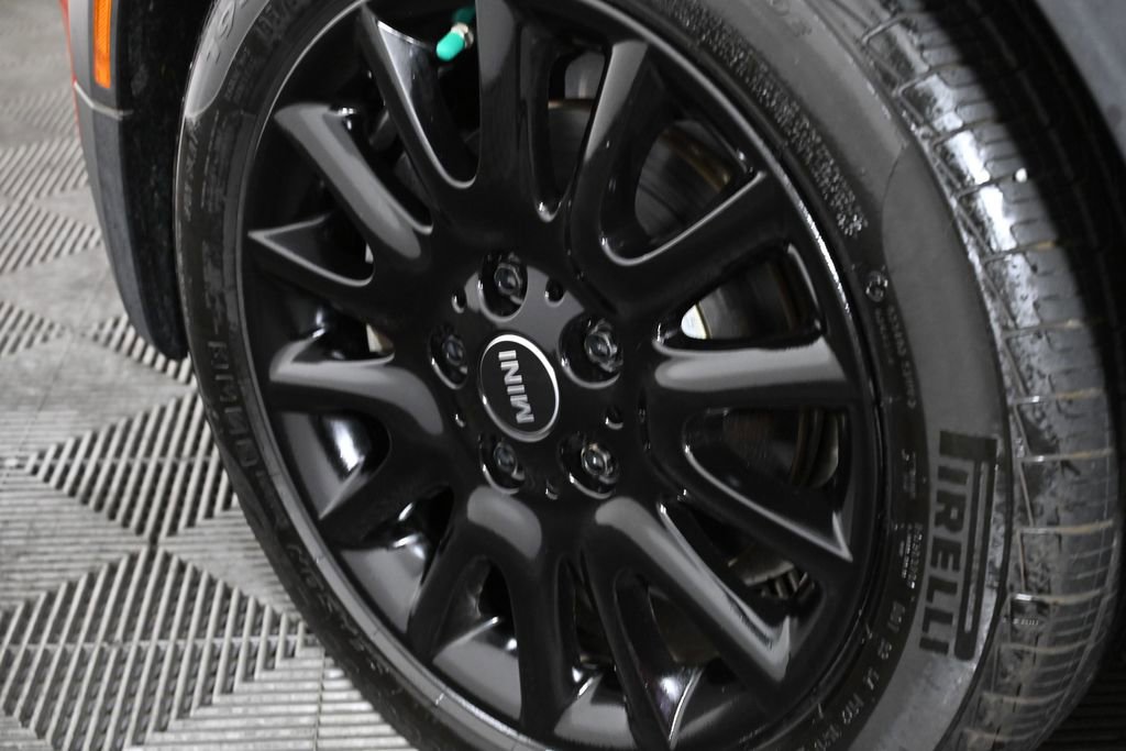 Used 2019 MINI Cooper 2-Door Hardtop w/ Signature Upholstery Package image 27