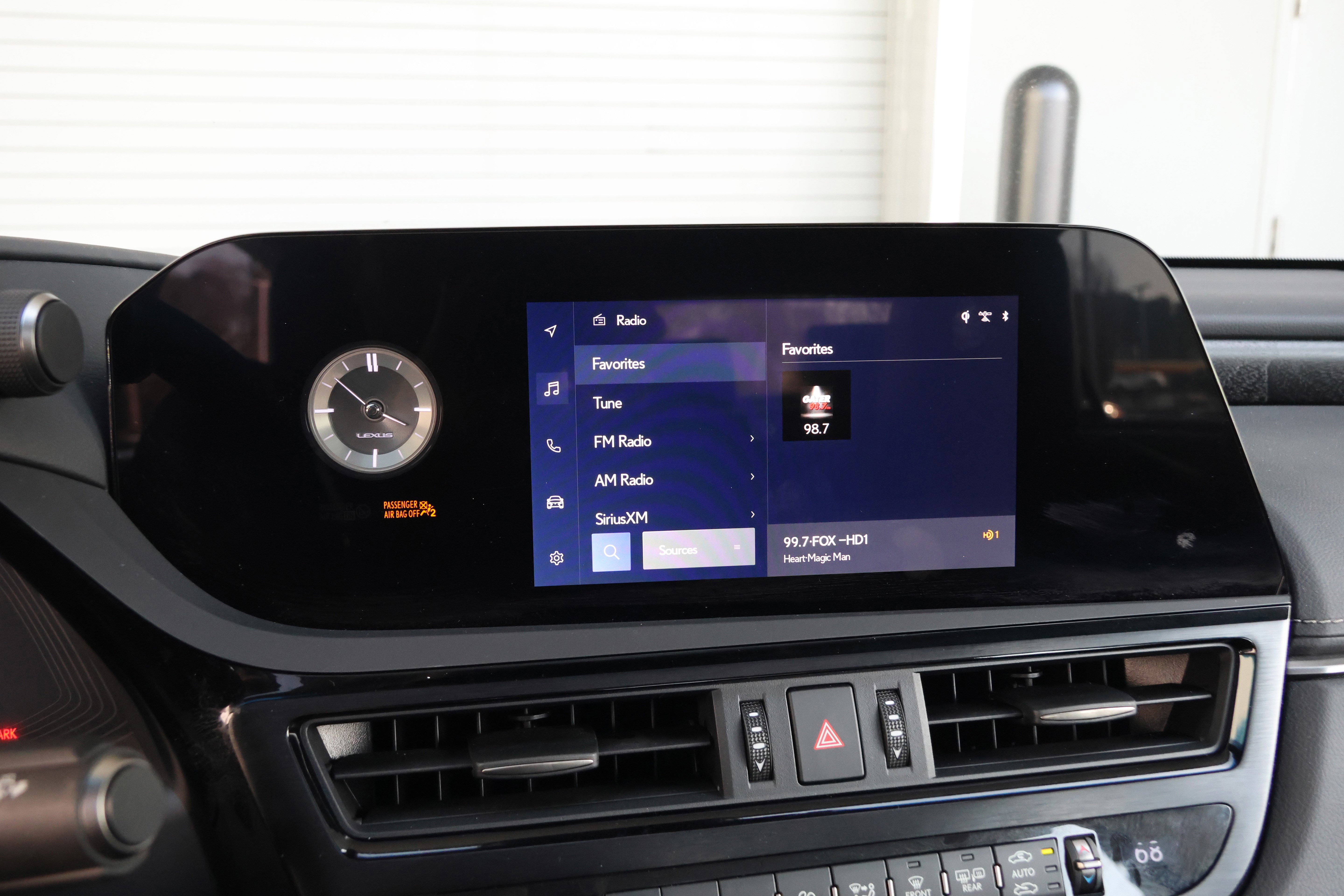 Used 2024 Lexus ES 350 350 w/ Premium Package image 17