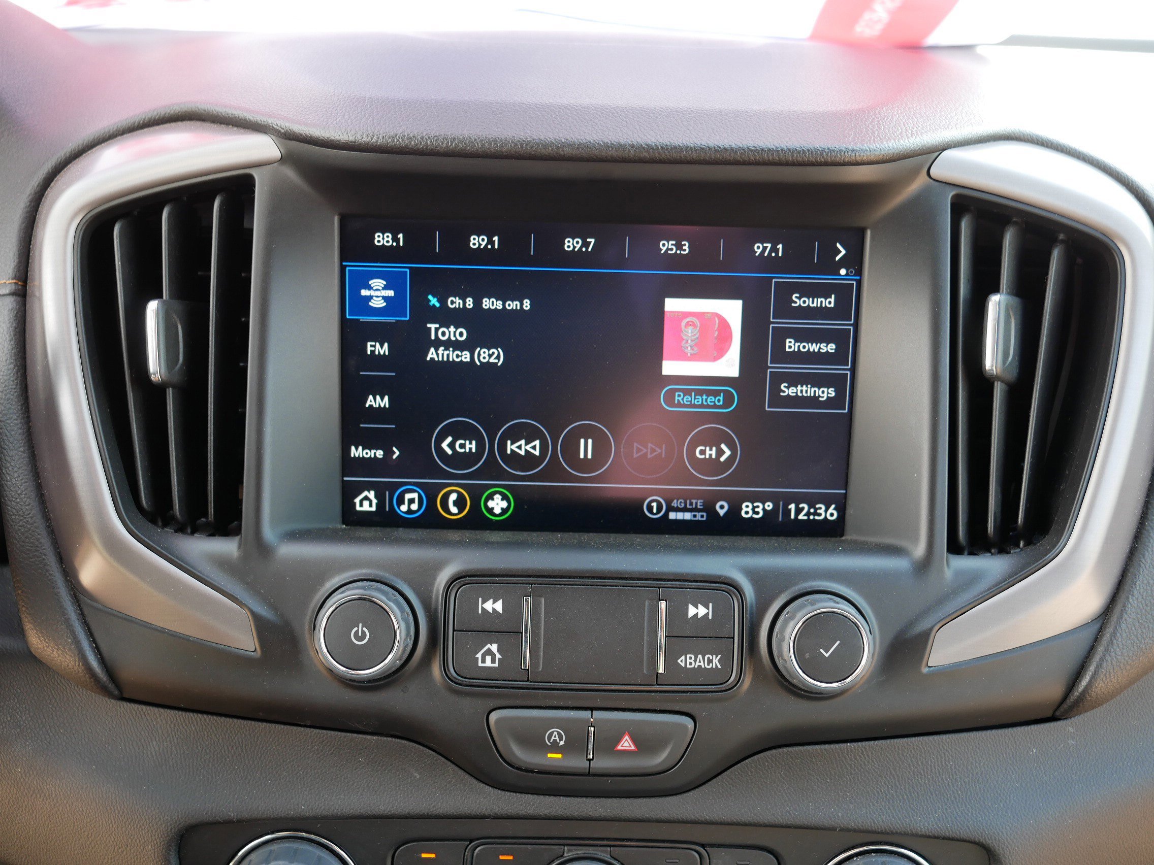 Used 2023 GMC Terrain AT4 image 28