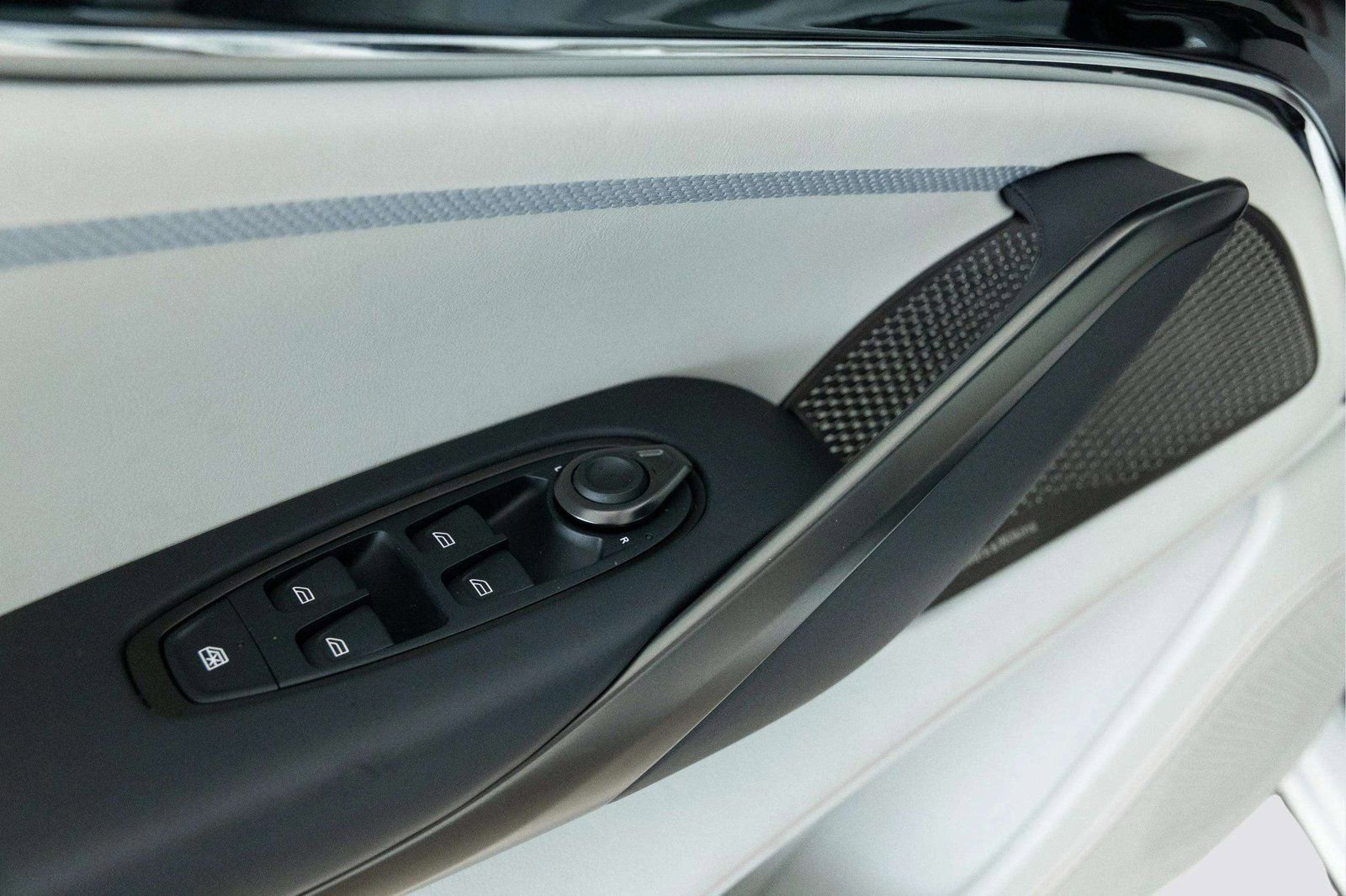 Used 2025 Aston Martin DBX 707 image 22