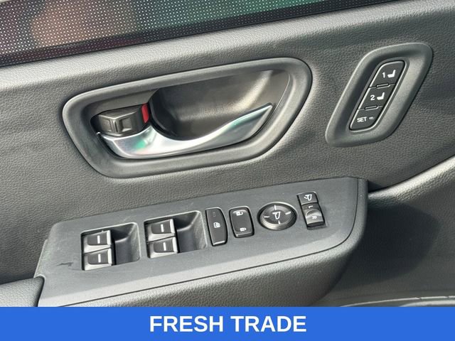 Certified 2025 Honda Pilot Black Edition image 9