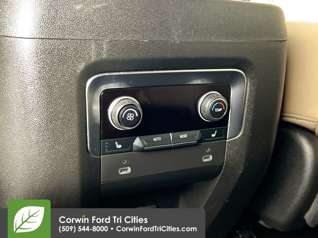 Used 2022 Chevrolet Suburban Premier AWD/4WD image 31