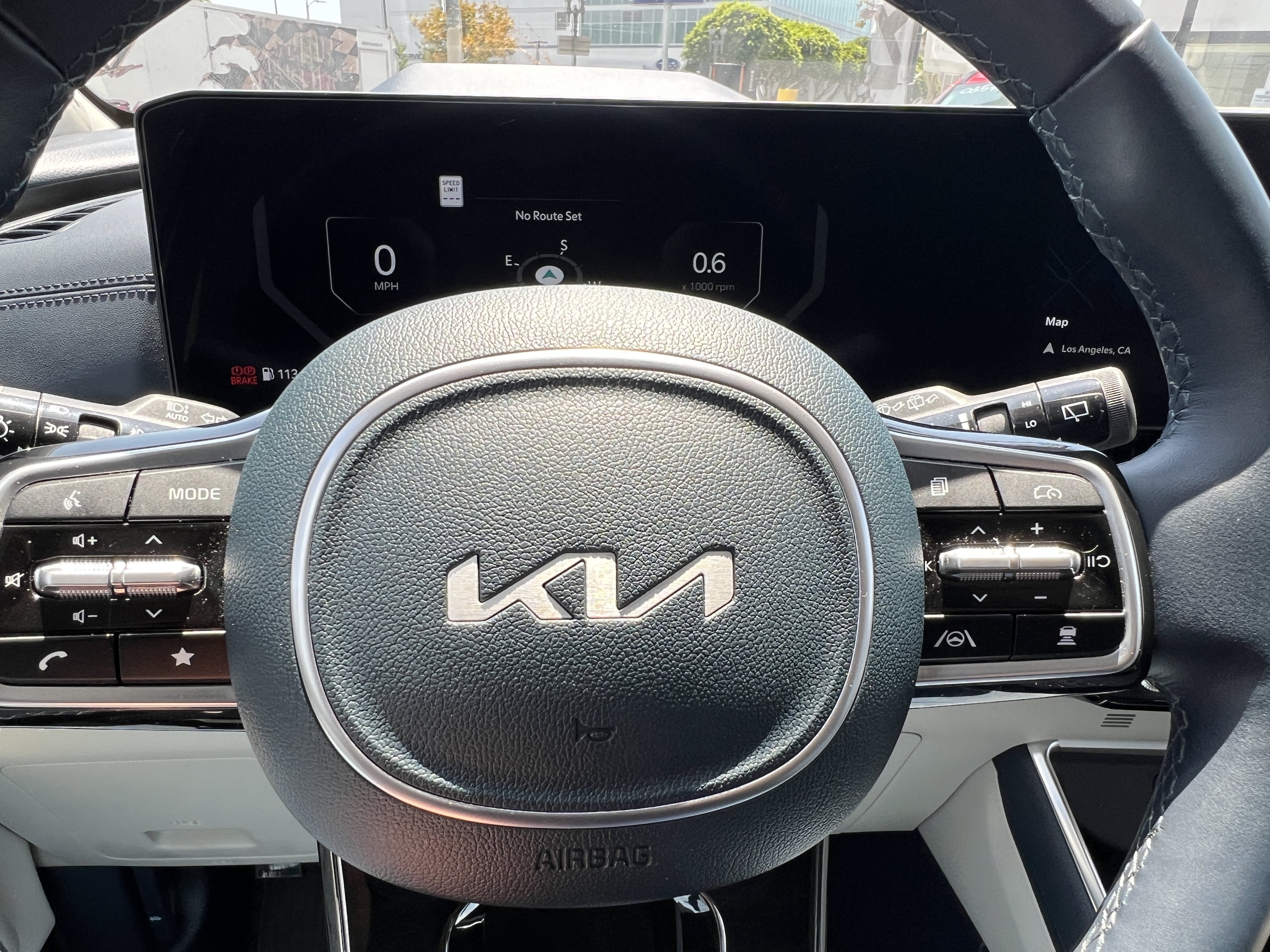 Certified 2026 Kia Carnival SX Prestige FWD image 25