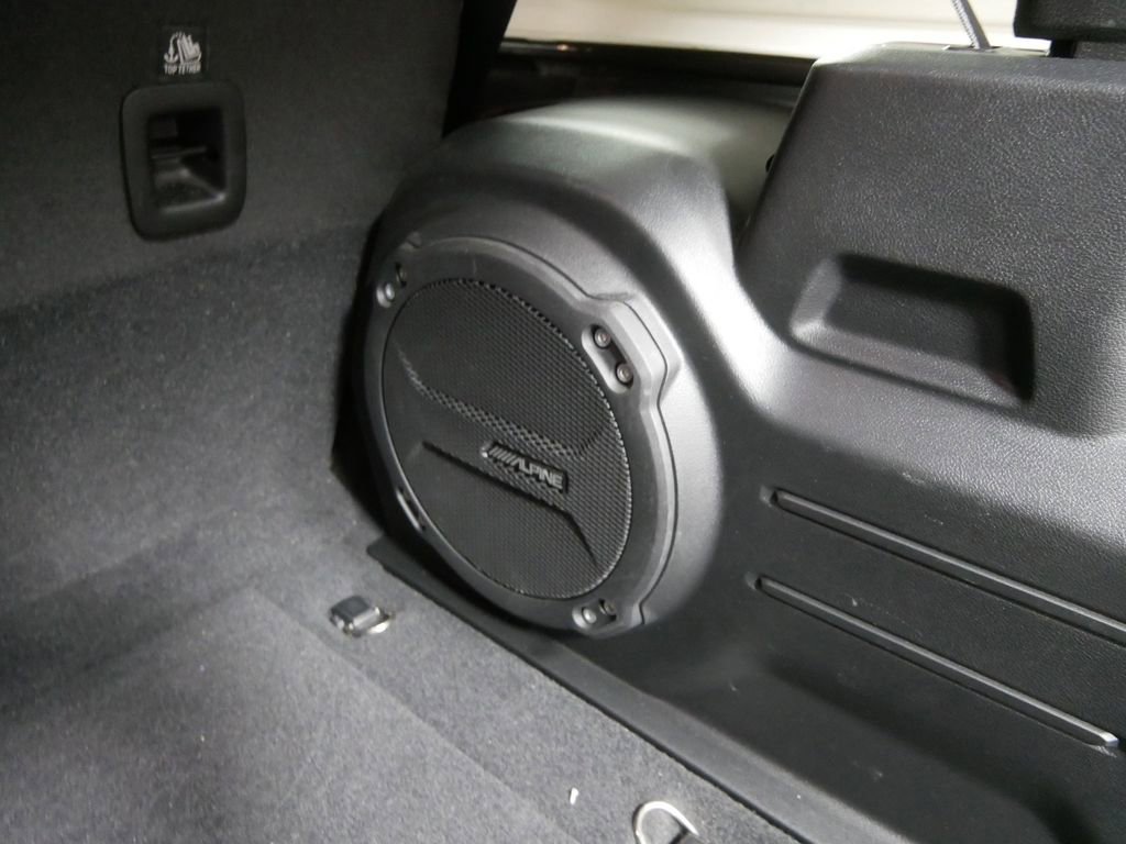 Used 2021 Jeep Wrangler Unlimited Sahara w/ Uconnect 4C Nav & Sound Group image 8