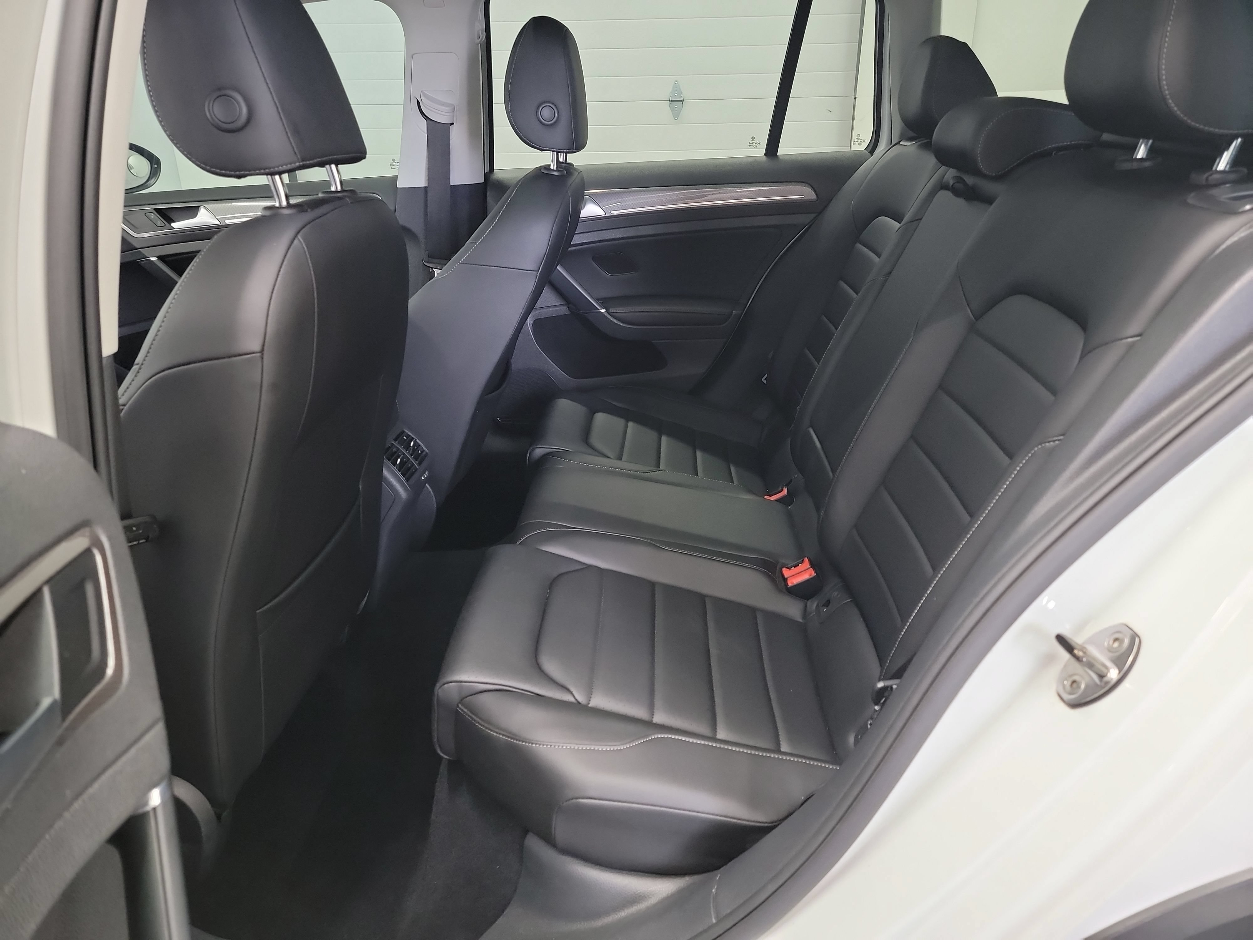 Used 2017 Volkswagen Golf Alltrack SEL AWD/4WD image 28