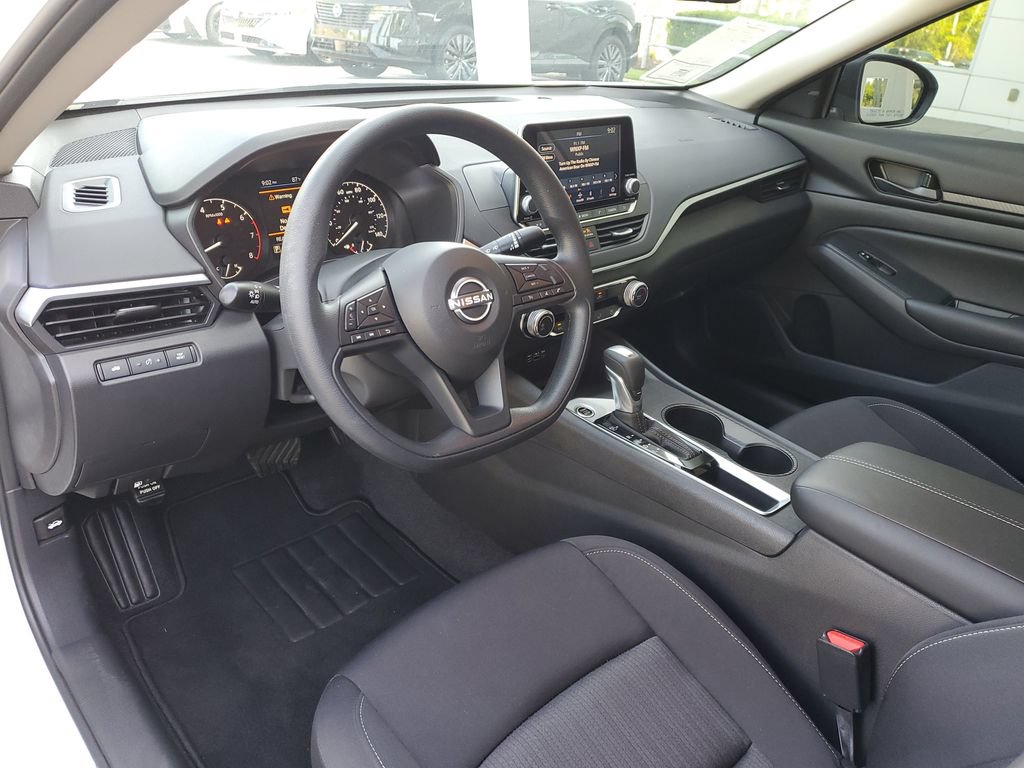 Certified 2025 Nissan Altima 2.5 S FWD image 18