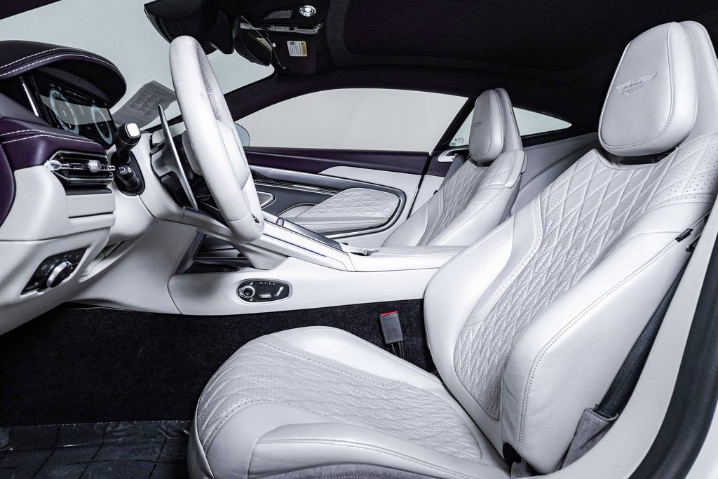 Used 2024 Aston Martin DB12 Coupe RWD image 22