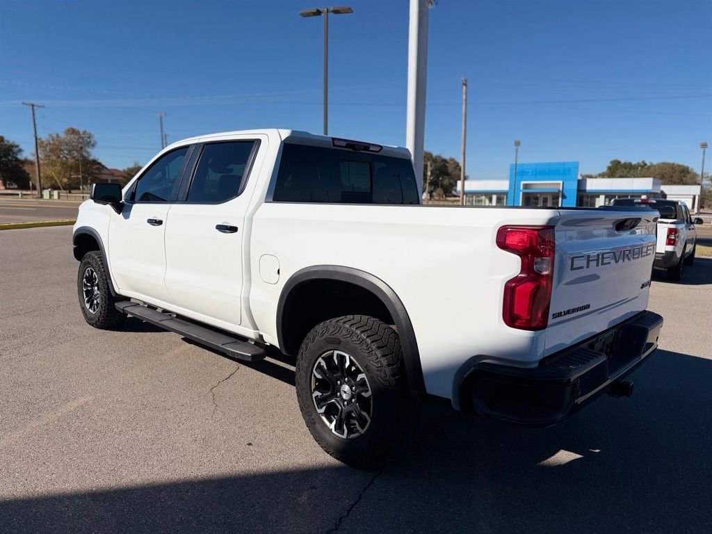Used 2024 Chevrolet Silverado 1500 ZR2 w/ Technology Package image 10