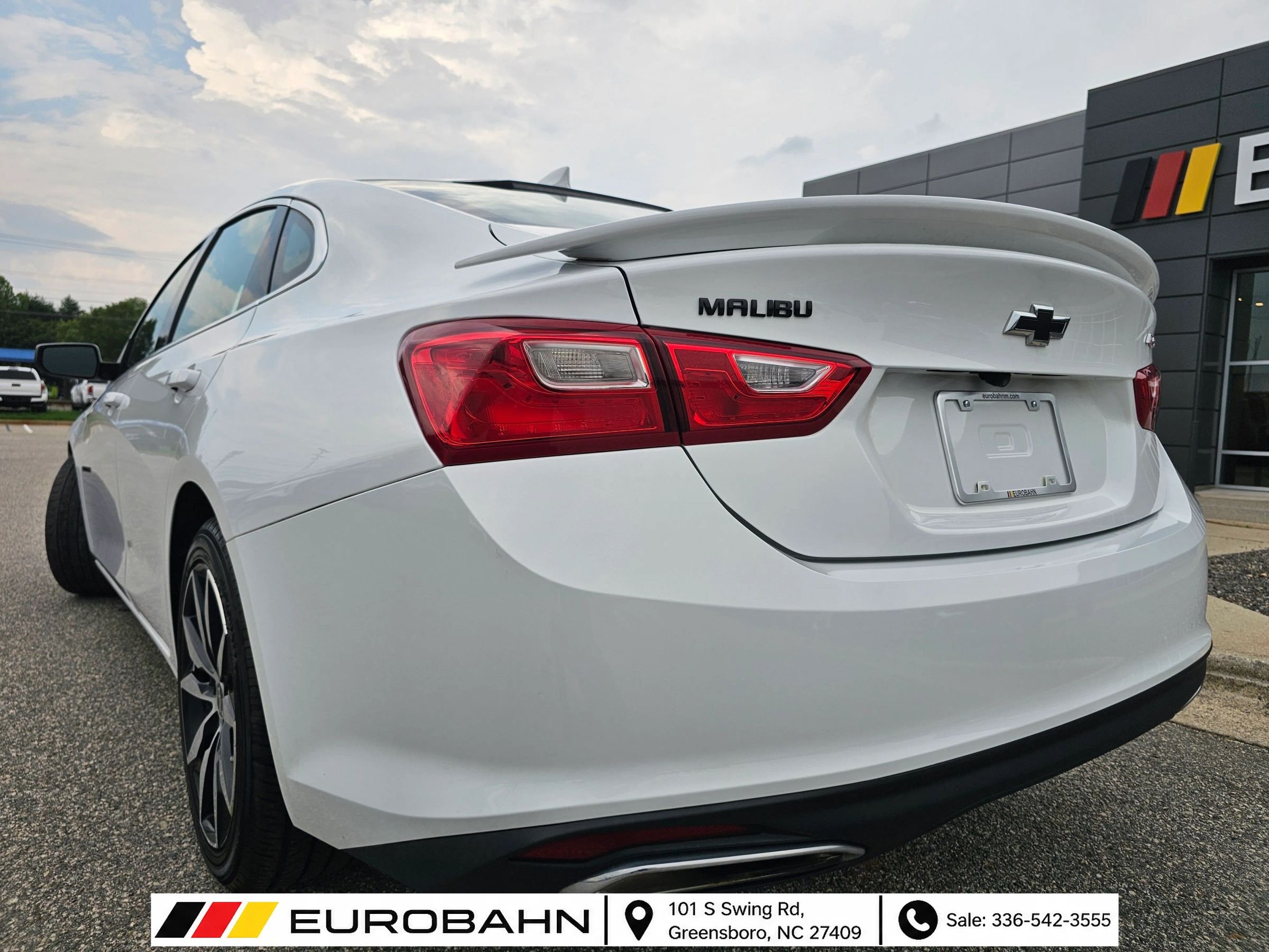 Used 2021 Chevrolet Malibu RS FWD image 3