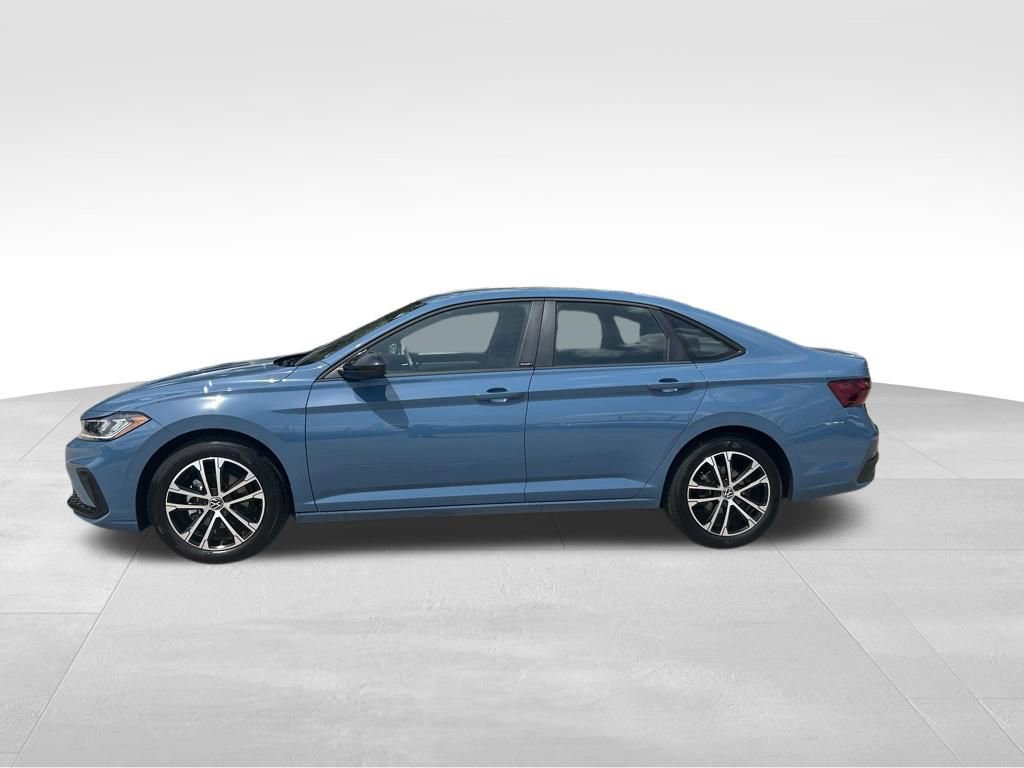 Used 2025 Volkswagen Jetta Sport image 2