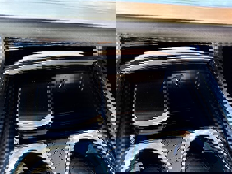 Used 2019 BMW 740i w/ M Sport Package image 51