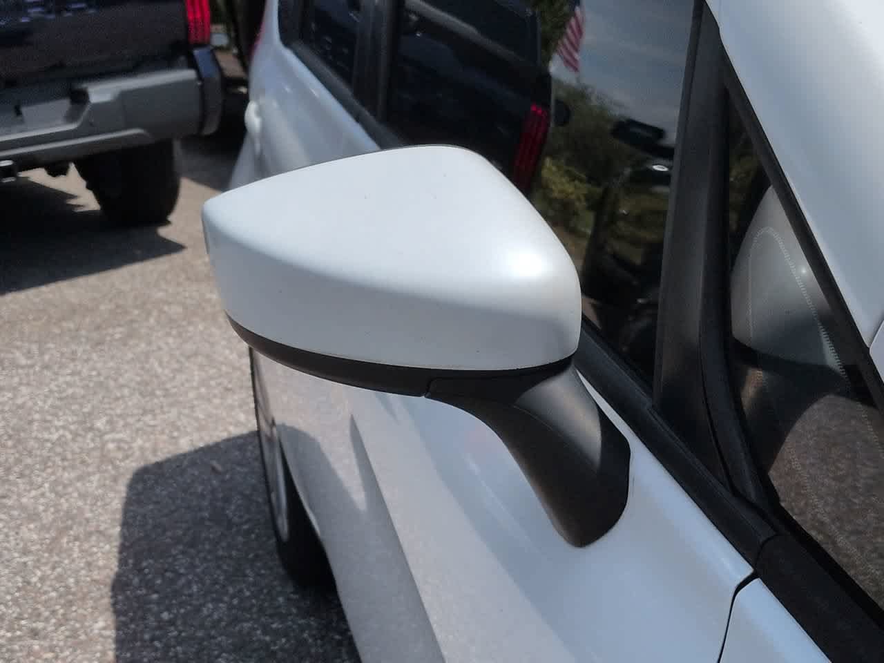 Used 2017 Nissan Versa Note SV FWD image 12