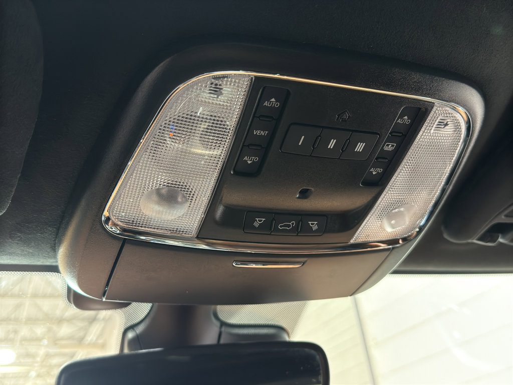 Used 2020 Jeep Grand Cherokee Summit image 40