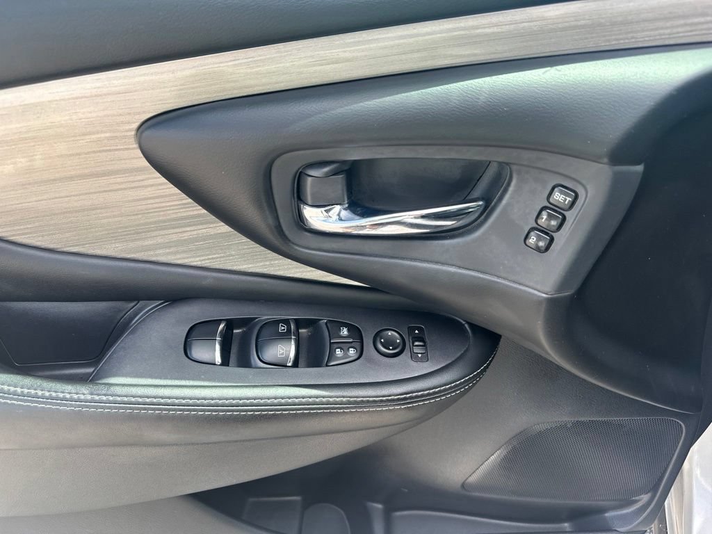 Used 2018 Nissan Murano SL w/ Moonroof Package FWD image 15