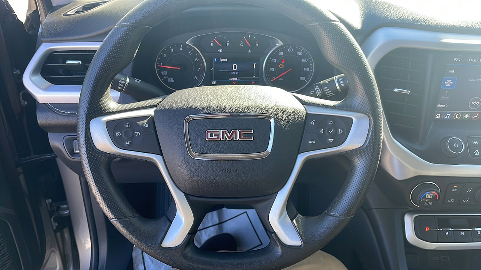 Used 2023 GMC Acadia SLE w/ Driver Convenience Package image 9