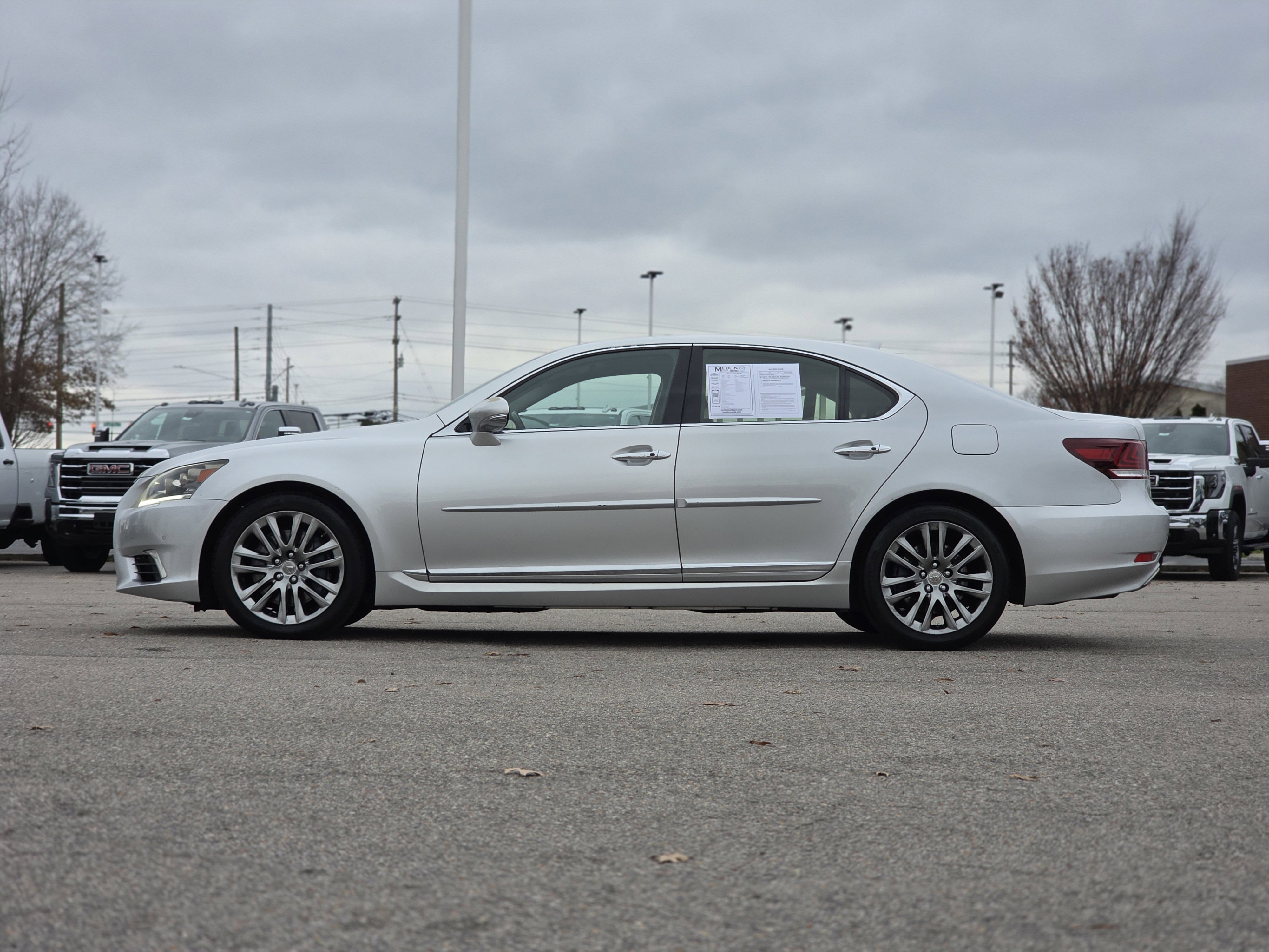 Used 2013 Lexus LS 460 AWD image 4