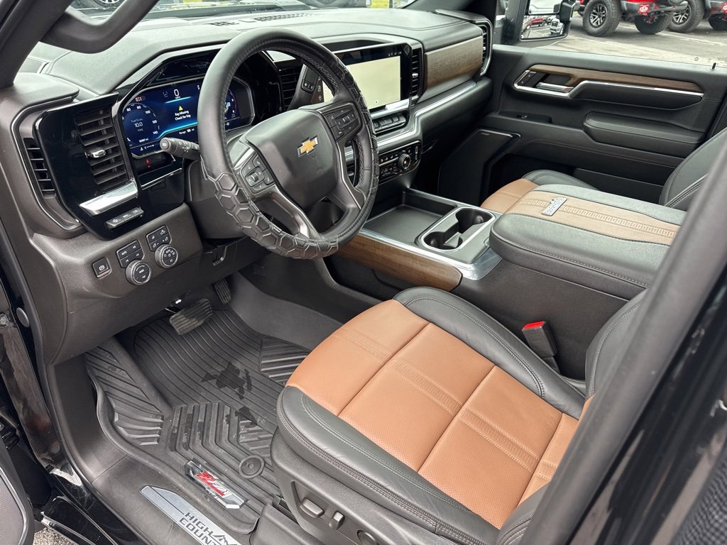 Used 2024 Chevrolet Silverado 2500 High Country w/ High Country Premium Package image 37