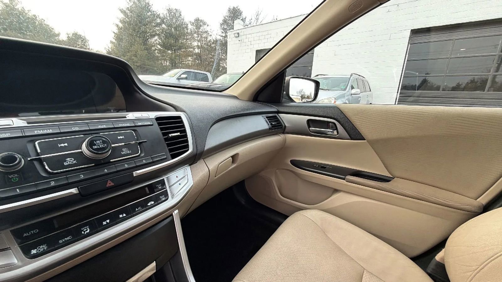 Used 2014 Honda Accord LX image 22