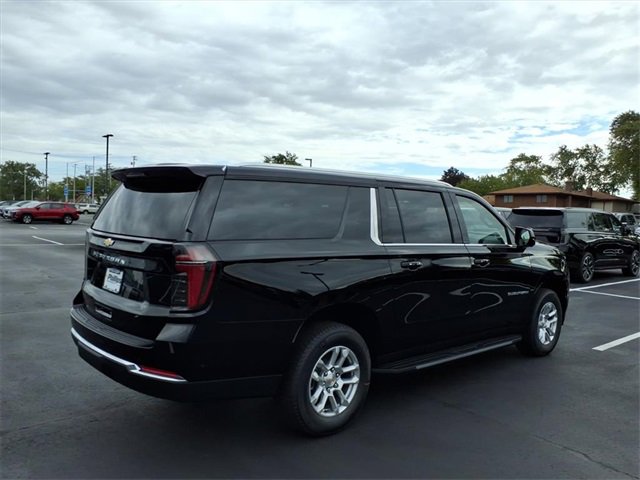 New 2026 Chevrolet Suburban LS image 3