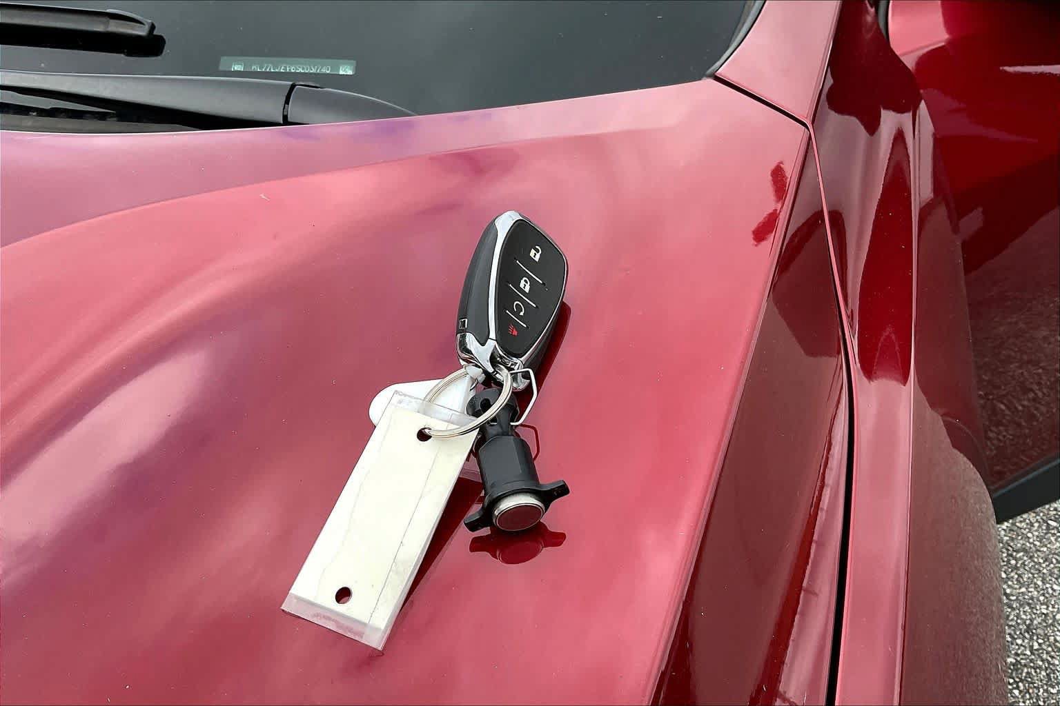 Used 2025 Chevrolet Trax RS w/ Sunroof Package FWD image 15