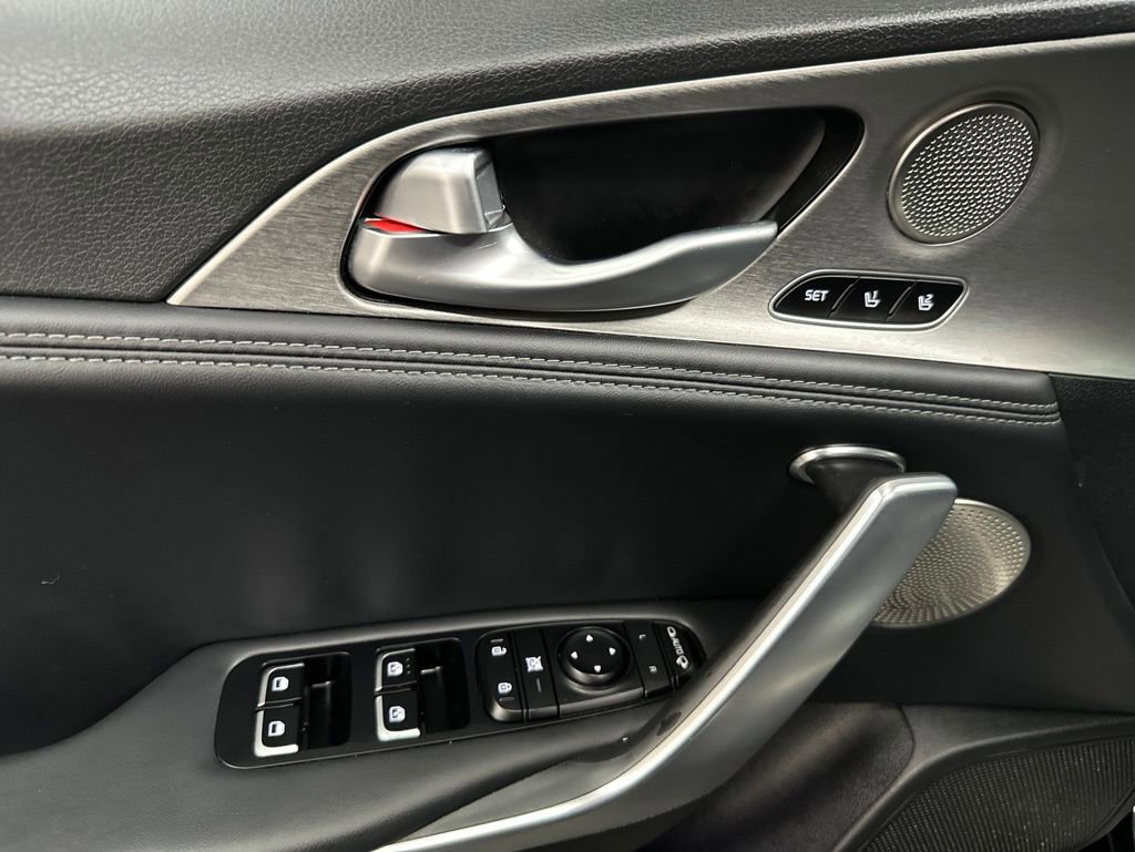 Used 2020 Kia Stinger GT1 AWD/4WD image 18
