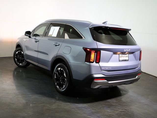 Used 2024 Kia Sorento S w/ Panoramic Sunroof Package image 2