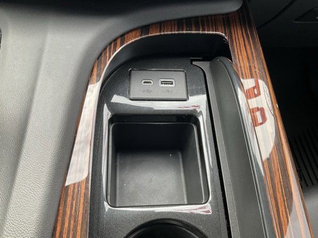 Used 2022 Cadillac Escalade Luxury image 23