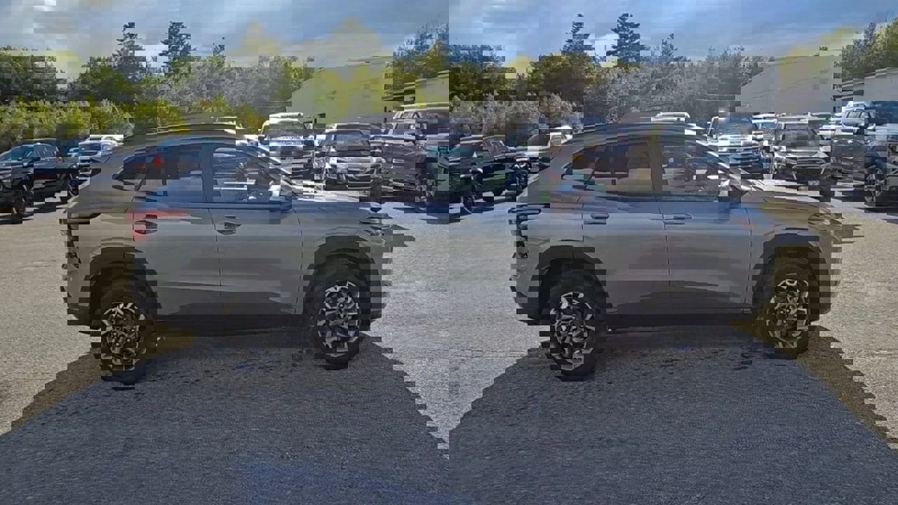 New 2025 Chevrolet Trax LT w/ Driver Confidence Package image 45