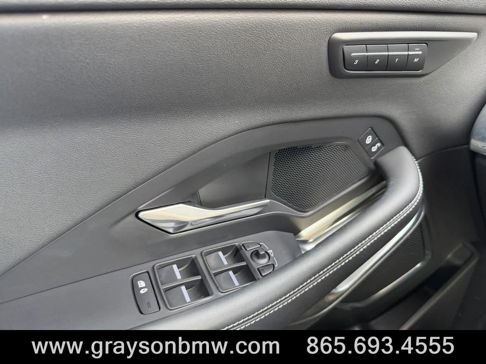 Used 2019 Jaguar E-PACE R-Dynamic HSE image 19