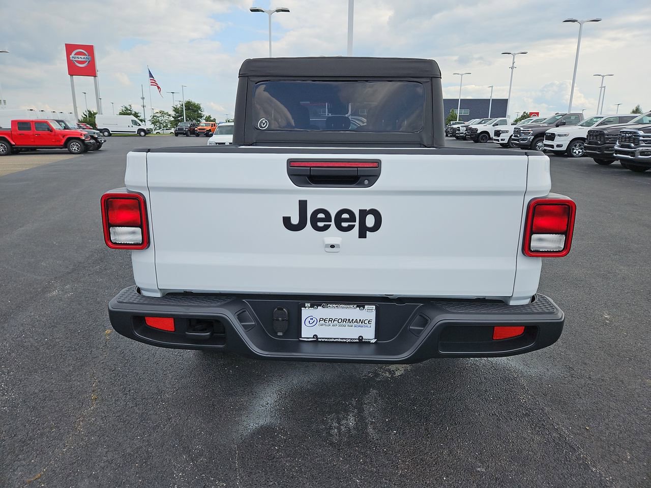 New 2025 Jeep Gladiator Sport image 6